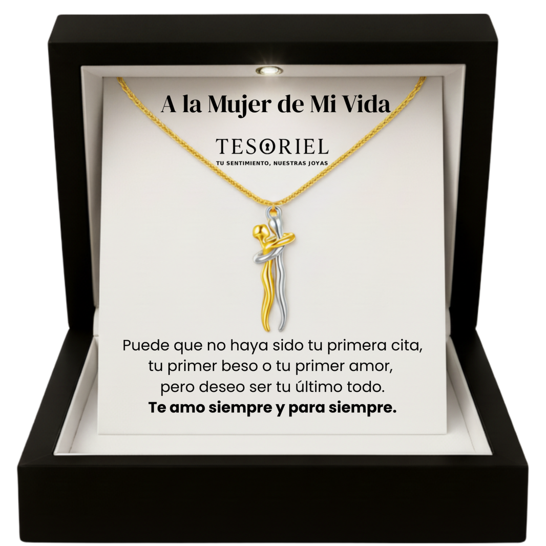Colgante Abrazo Eterno Plata-Dorado con Cartas Especiales A la Mujer de Mi Vida - Tesoriel