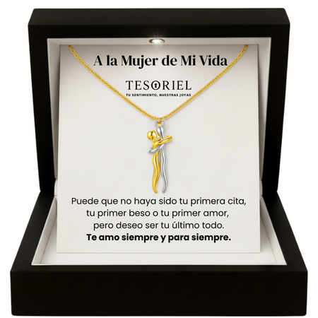 Colgante Abrazo Eterno Plata-Dorado con Cartas Especiales A la Mujer de Mi Vida - Tesoriel