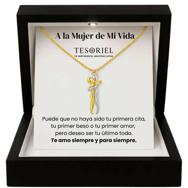 Colgante Abrazo Eterno Plata-Dorado con Cartas Especiales A la Mujer de Mi Vida - Tesoriel