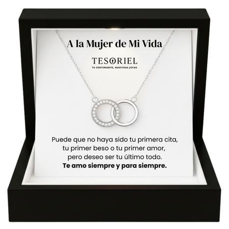 Colgante Aros Entrelazados con Cartas Especiales A la Mujer de Mi Vida - Tesoriel