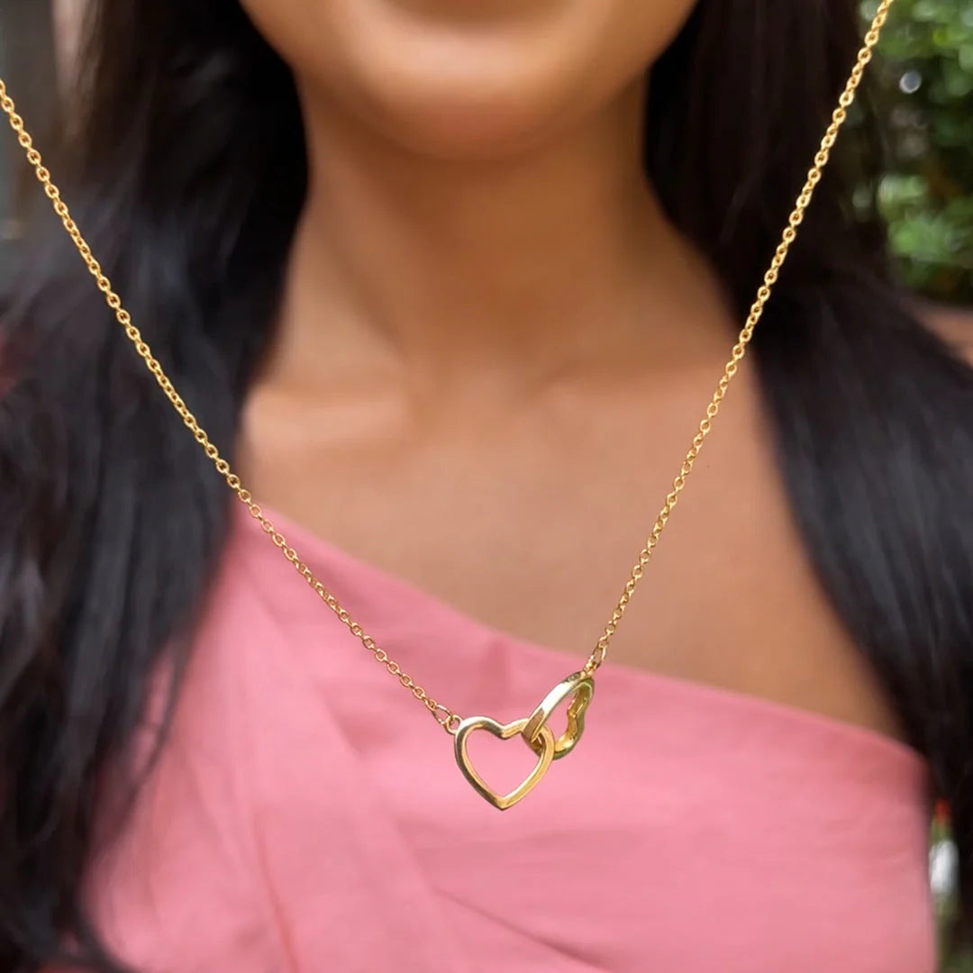 Colgante Corazones Entrelazados Dorado - Tesoriel