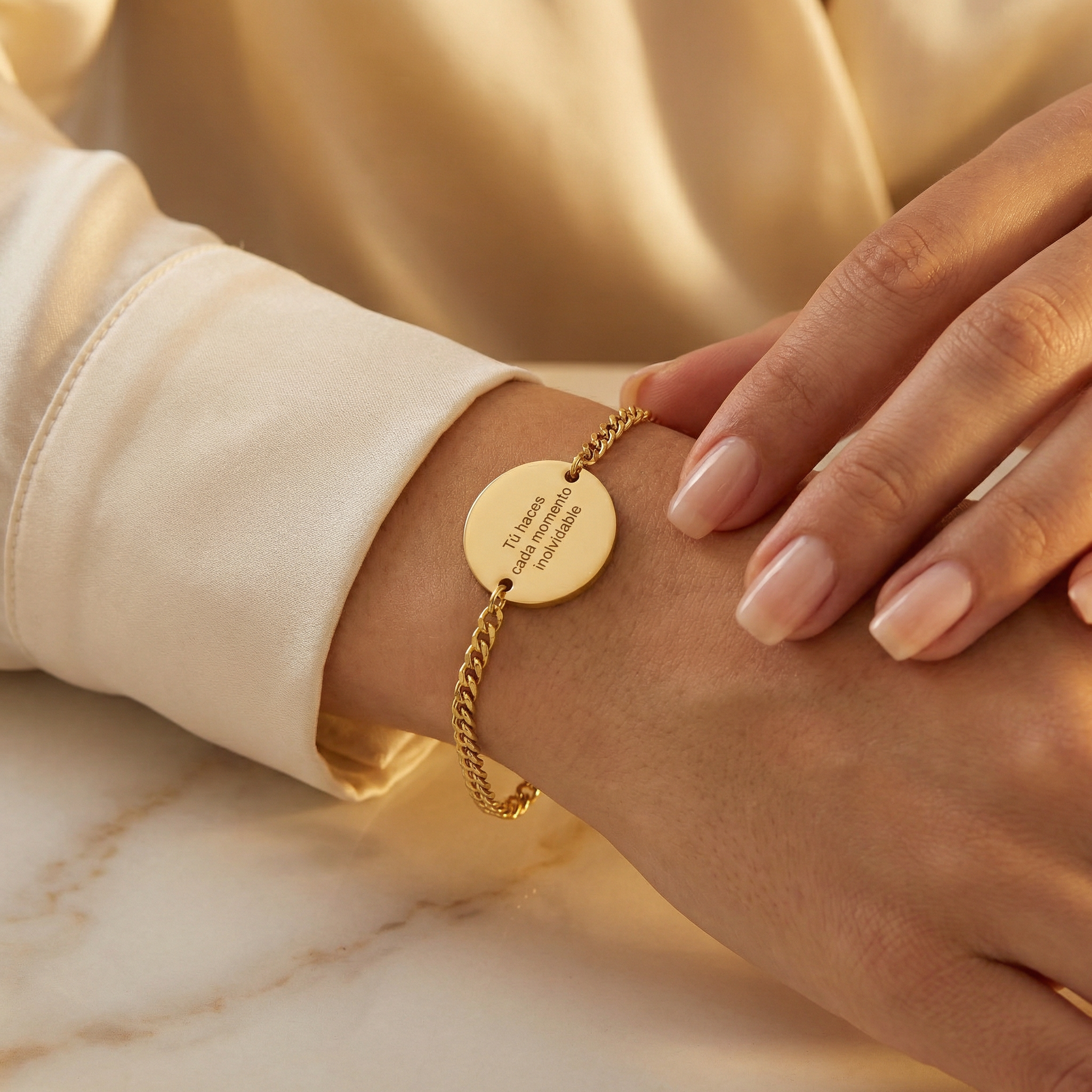 Pulsera Circular Texto Personalizable Dorado - Tesoriel