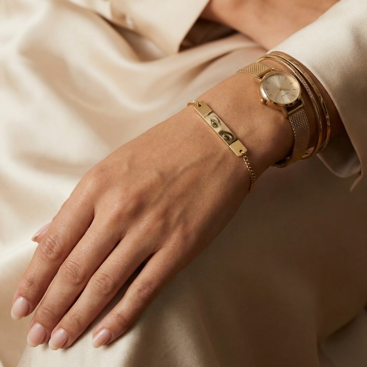 Pulsera Ojos Personalizable Dorado - Tesoriel