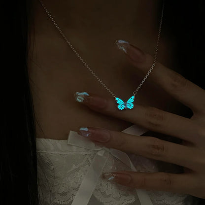 Caja de Rosa | Collar Mariposa Azul Sueño Luminoso